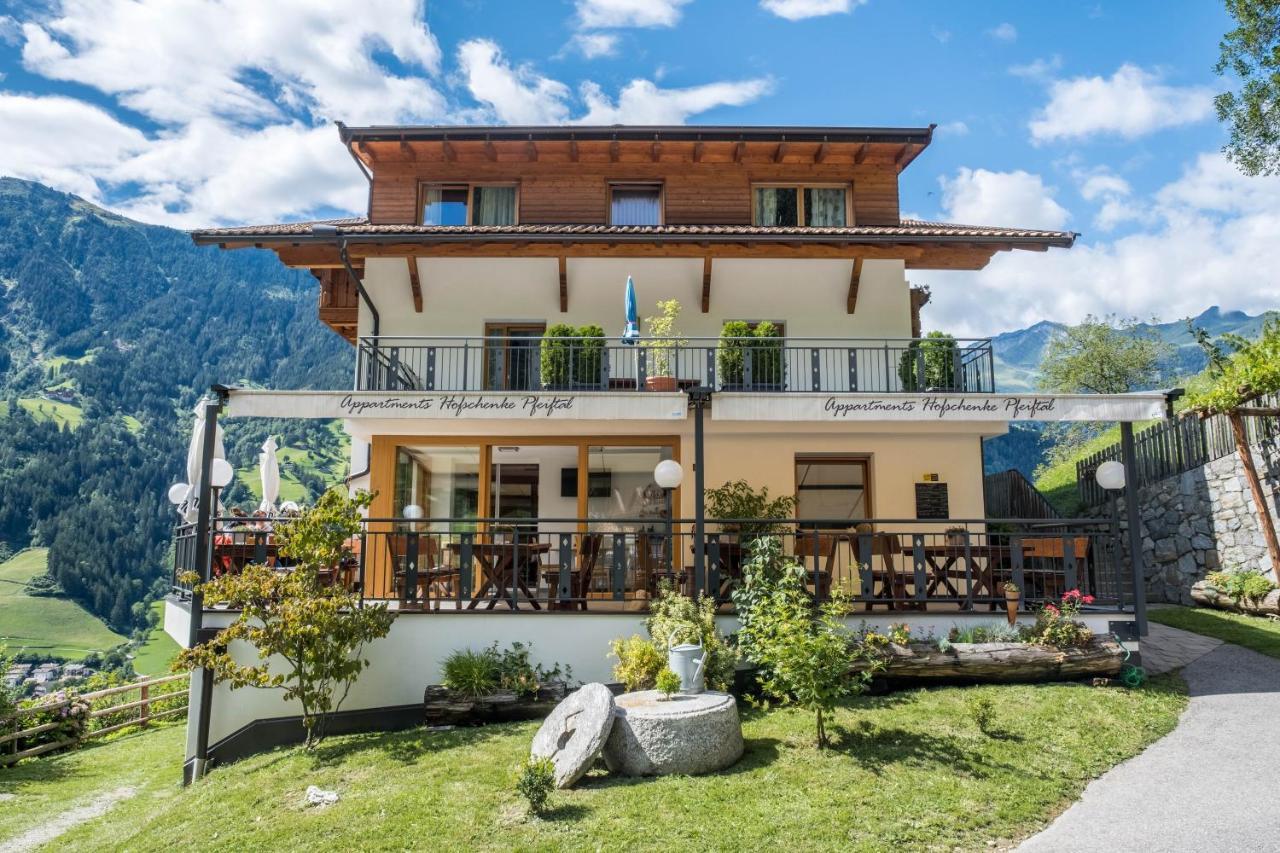 Hofschenke Pfeiftal - Bergwiese San Martino in Passiria Exterior foto