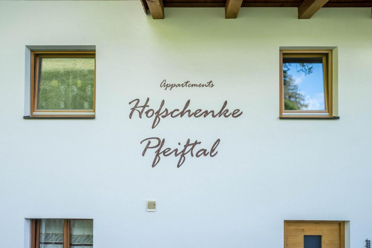 Hofschenke Pfeiftal - Bergwiese San Martino in Passiria Exterior foto